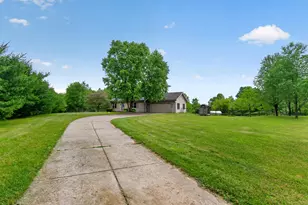 15510 Davis Dr, Addison, MI 49220 - Photo 5