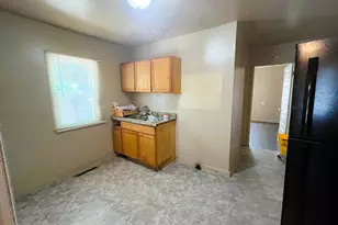 840 E High St, Benton Harbor, MI 49022 - Photo 5