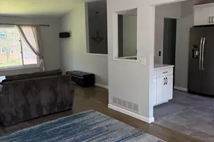 4283 Woodstock Rd, Waterford, MI 48328 - Photo 5