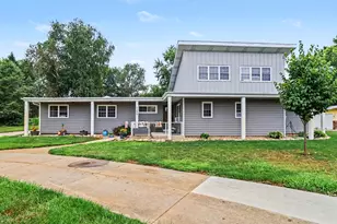1134 S 24th Street S, Battle Creek, MI 49015 - Photo 1