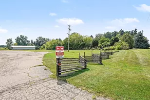 8753 Pleasant Lake Rd, Ann Arbor, MI 48103 - Photo 29