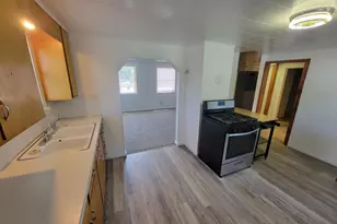 1006 Kosciusko St, Manistee, MI 49660 - Photo 1