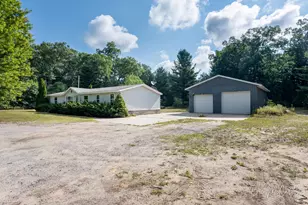 1634 S Chatterson Rd, Muskegon, MI 49442 - Photo 37