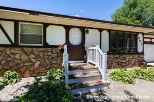 997 Cypress Dr, Jenison, MI 49428 - Photo 3