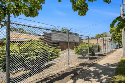 1206 E Crosstown Parkway #Rear Warehouse, Kalamazoo, MI 49001 - Photo 11