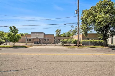 1206 E Crosstown Parkway #Office/Warehouse B, Kalamazoo, MI 49001 - Photo 11