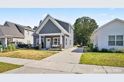 1808 Robinson Street, Grand Haven, MI 49417 - Photo 3