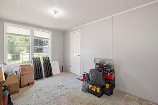 2004 E Main St, Niles, MI 49120 - Photo 15