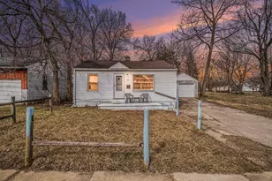 933 E Foss Ave, Flint, MI 48505 - Photo 1