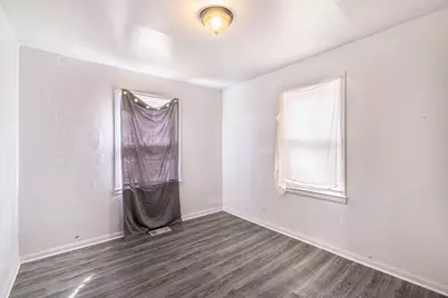 933 E Foss Avenue, Flint, MI 48505 - Photo 9