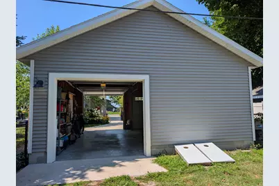 1303 Lakeshore Drive, Muskegon, MI 49441 - Photo 9