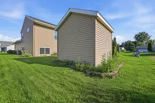 9752 Crystal Cir, Zeeland, MI 49464 - Photo 47