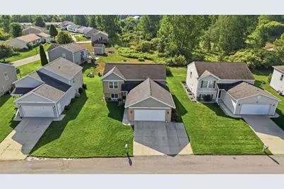 9752 Crystal Circle, Zeeland, MI 49464 - Photo 5