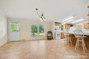 9274 Karen Dr, Crystal, MI 48818 - Photo 7