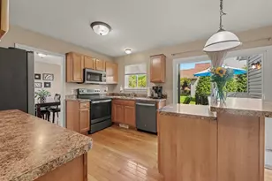 913 Darwin Dr, Chelsea, MI 48118 - Photo 5