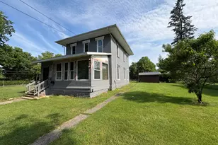 216 W Chestnut St, Albion, MI 49224 - Photo 1
