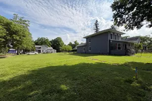 216 W Chestnut St, Albion, MI 49224 - Photo 3