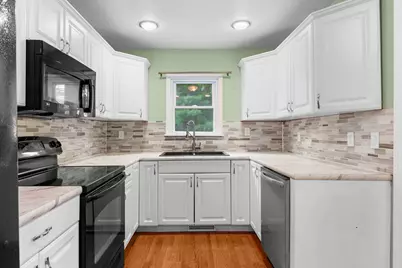 228 E Bacon Street, Hillsdale, MI 49242 - Photo 5