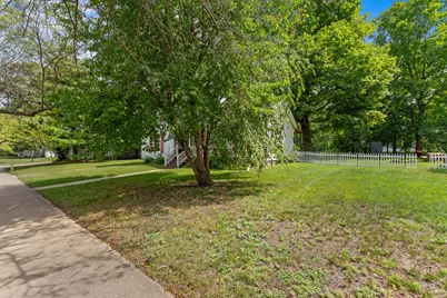 228 E Bacon Street, Hillsdale, MI 49242 - Photo 33