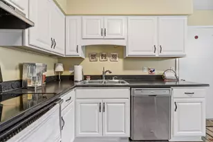 2353 Quail Run Dr, Kalamazoo, MI 49009 - Photo 11