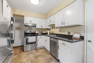 2353 Quail Run Dr, Kalamazoo, MI 49009 - Photo 9