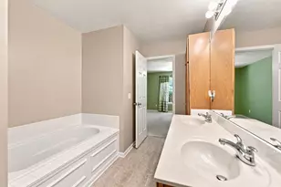 1364 Tanager Ln, Kalamazoo, MI 49009 - Photo 9