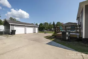 1104 S Drent Rd, Muskegon, MI 49442 - Photo 3