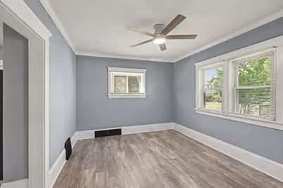 113 E Robinson Street, Jackson, MI 49203 - Photo 9