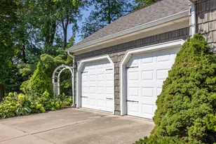 1375 S Woodland Ct, Saline, MI 48176 - Photo 5