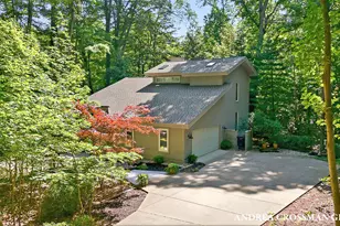 1215 Ash Dr, South Haven, MI 49090 - Photo 1