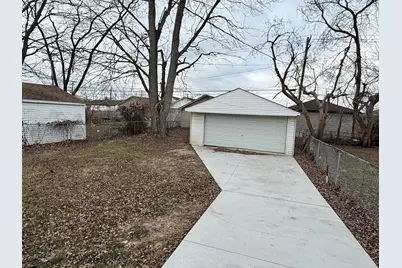22765 Rosalind Avenue, Eastpointe, MI 48021 - Photo 3