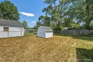 3216 Hillcroft Ave SW, Wyoming, MI 49548 - Photo 33