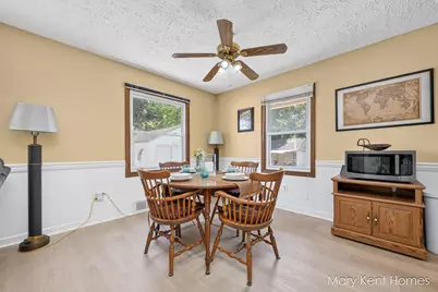3216 SW Hillcroft Avenue SW, Wyoming, MI 49548 - Photo 13