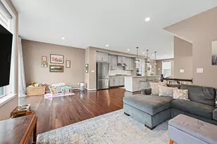 2733 S Spurway Dr, Ann Arbor, MI 48105 - Photo 5