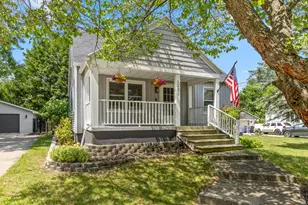 1221 Whitmore Ave NW, Grand Rapids, MI 49504 - Photo 1