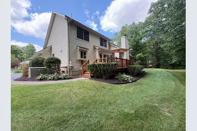 7708 Hunters Pointe, Brighton, MI 48116 - Photo 17