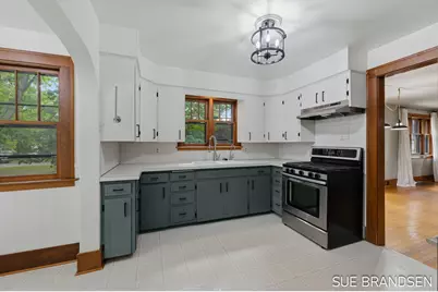 357 N State Street, Zeeland, MI 49464 - Photo 5