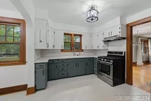 357 N State St, Zeeland, MI 49464 - Photo 5