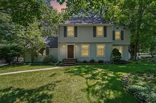 1110 Oakleigh Ave NW, Grand Rapids, MI 49504 - Photo 1