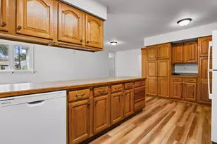 3815 Walton Dr, Lansing, MI 48910 - Photo 17