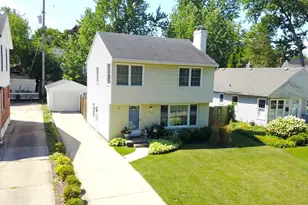 2604 Richards Dr SE, East Grand Rapids, MI 49506 - Photo 57