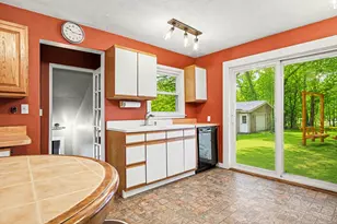 1720 Cargill St NW, Grand Rapids, MI 49544 - Photo 13