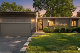 834 Brook Village Ct, Holland, MI 49423 - Photo 3