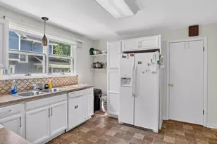 1017 Woodbridge St, Jackson, MI 49203 - Photo 17