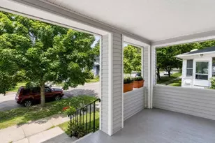 1017 Woodbridge St, Jackson, MI 49203 - Photo 5
