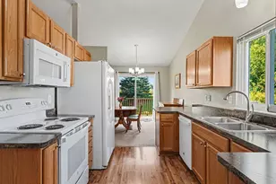 637 Bristol Dr, Chelsea, MI 48118 - Photo 9