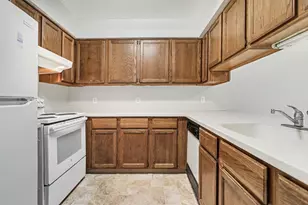 723 Charlemagne Blvd, Battle Creek, MI 49017 - Photo 7