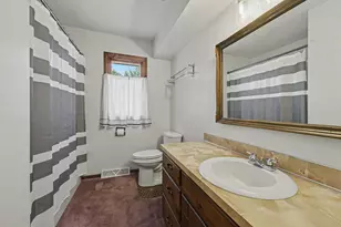 2660 Creek View Dr, Zeeland, MI 49464 - Photo 21