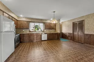 2660 Creek View Dr, Zeeland, MI 49464 - Photo 9