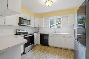 3350 Maple Ln, Saint Joseph, MI 49085 - Photo 9